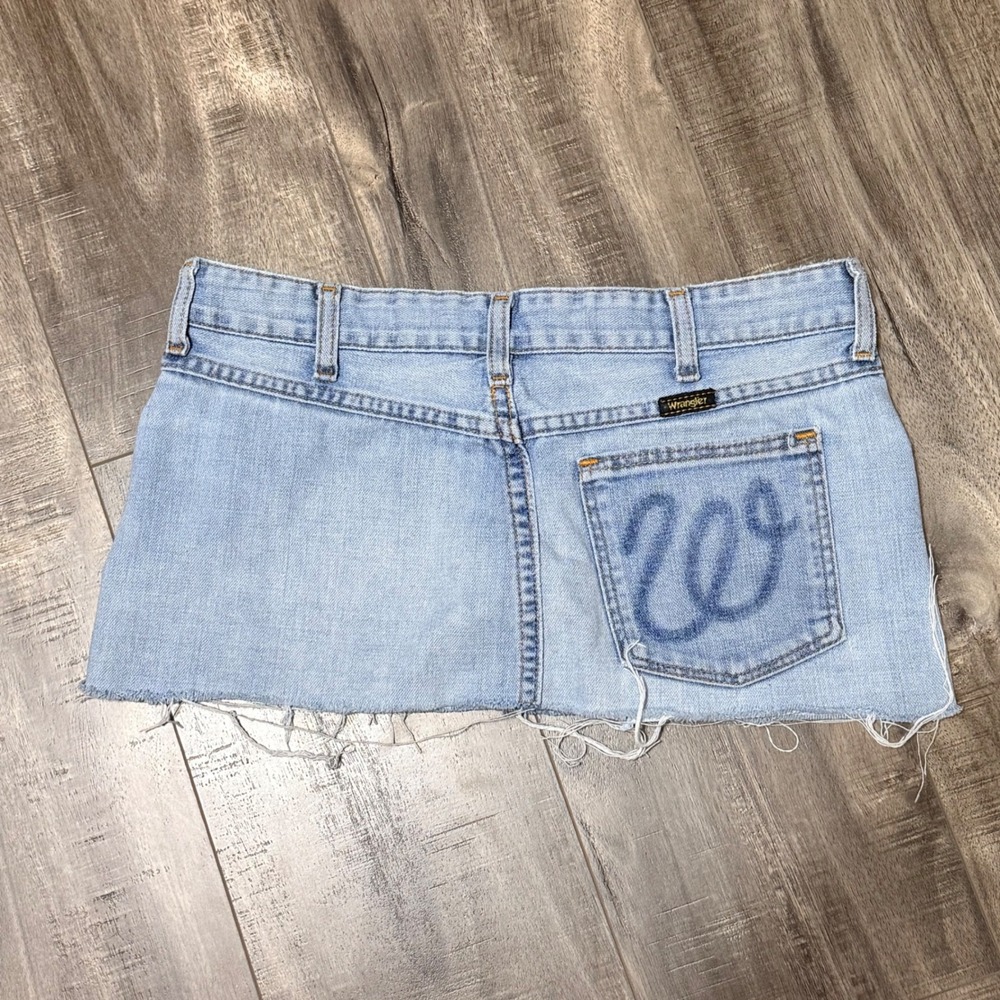 Wrangler Denim Mini Skirt Light Wash Raw Hem Western Jean Skirt Blue vintage - Picture 2 of 5